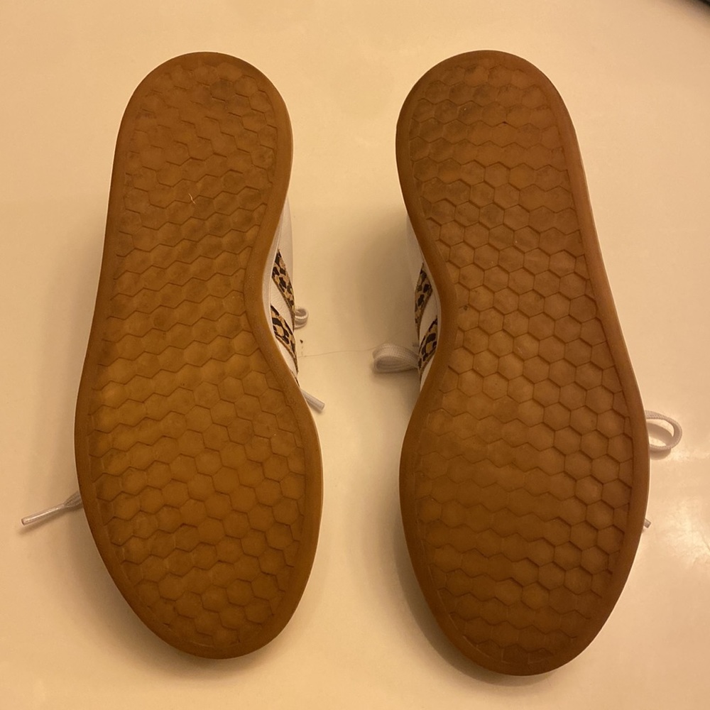 Adidas woman’s Cloudfoam Comfort Athletic Shoes with Cheetah stripe size 8.5 - Picture 9 of 9